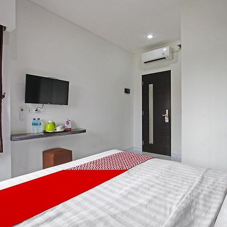 Super Oyo Capital O 91665 D'Prof Exclusive Guesthouse Семаранг Экстерьер фото