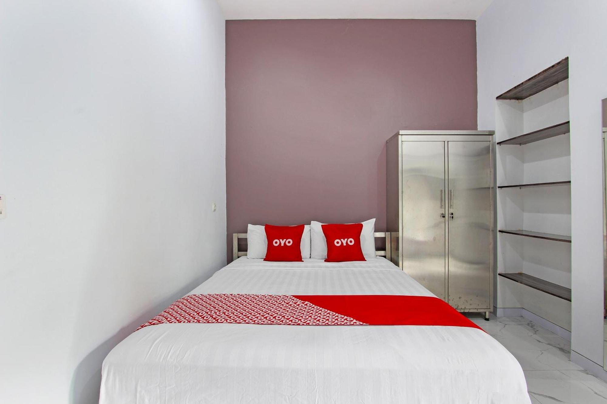 Super Oyo Capital O 91665 D'Prof Exclusive Guesthouse Семаранг Экстерьер фото